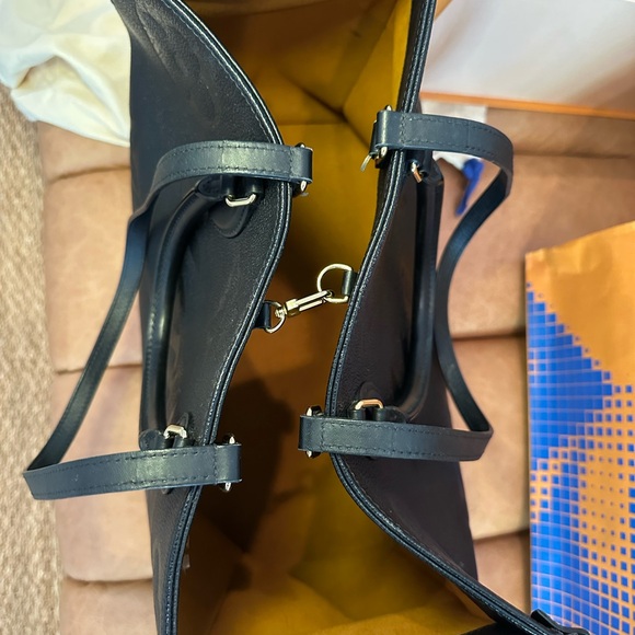 Louis Vuitton On the Go MM - Picture 5 of 9